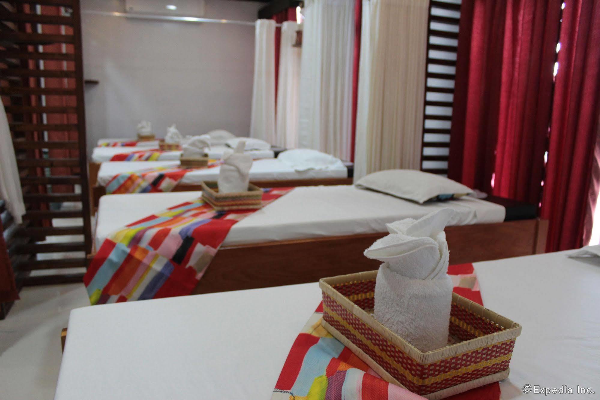 Bed and Breakfast Coron Bancuang Mansion Экстерьер фото
